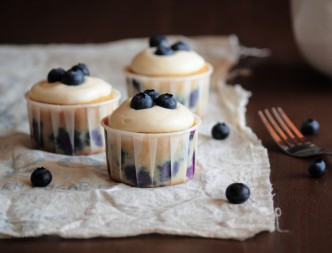 Blueberry Cream Cheese Cupcakes